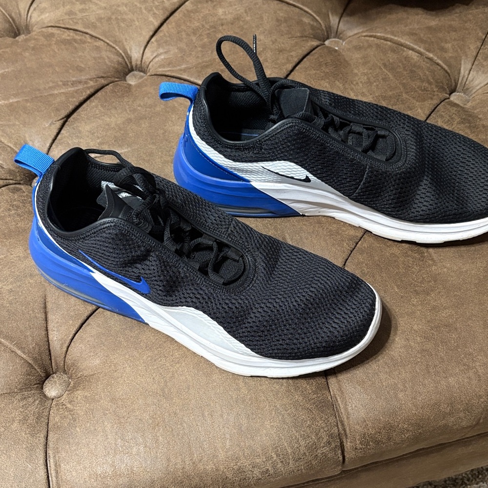 Men’s Nike size 11 athletic shoes